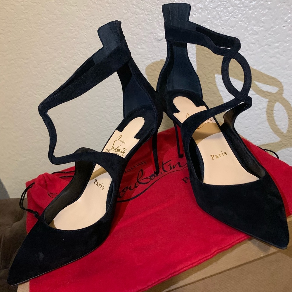Christian Louboutin black rosas85